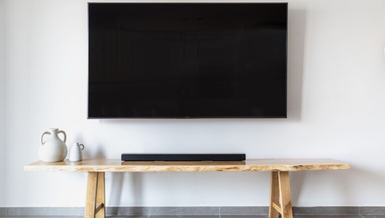 How to Choose the Right Soundbar for Your Living Room: A Comprehensive Guide