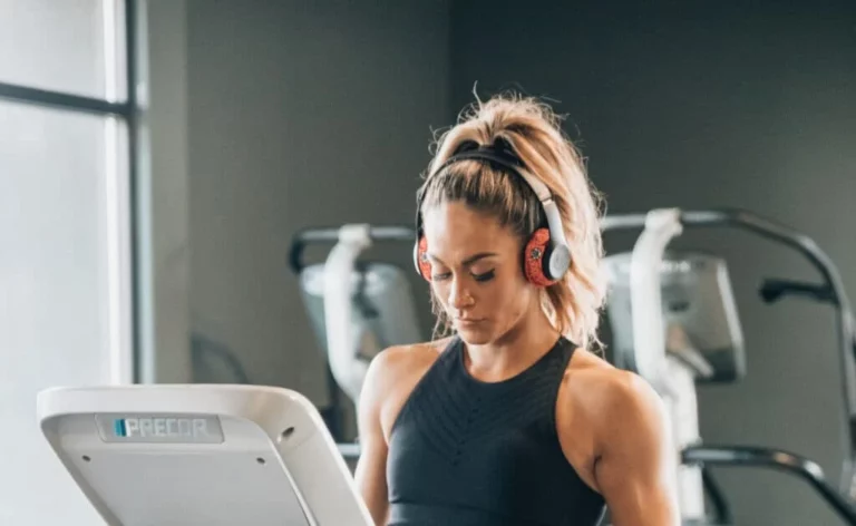 The 8 Best Headphones for the Gym (2024 Guide)